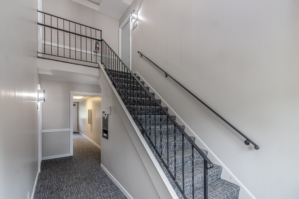 Building Photo - 2219 Marwood Dr