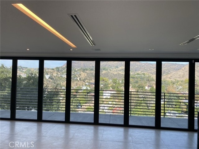 Building Photo - 5710 Hill Oak Dr