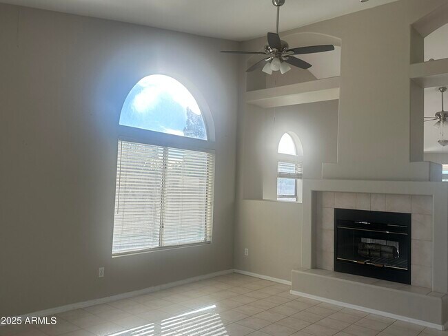 Building Photo - 1755 W Aspen Ave