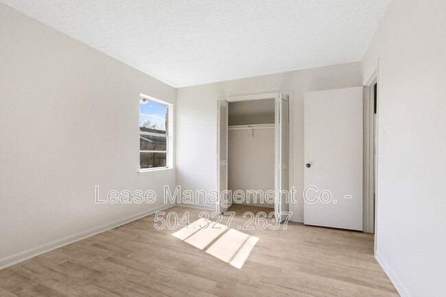 Building Photo - 4025 Glenmere Dr