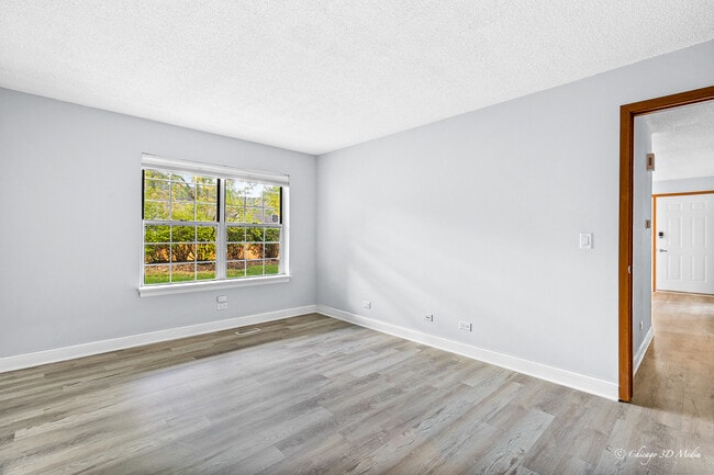 Building Photo - 522 W Happfield Dr