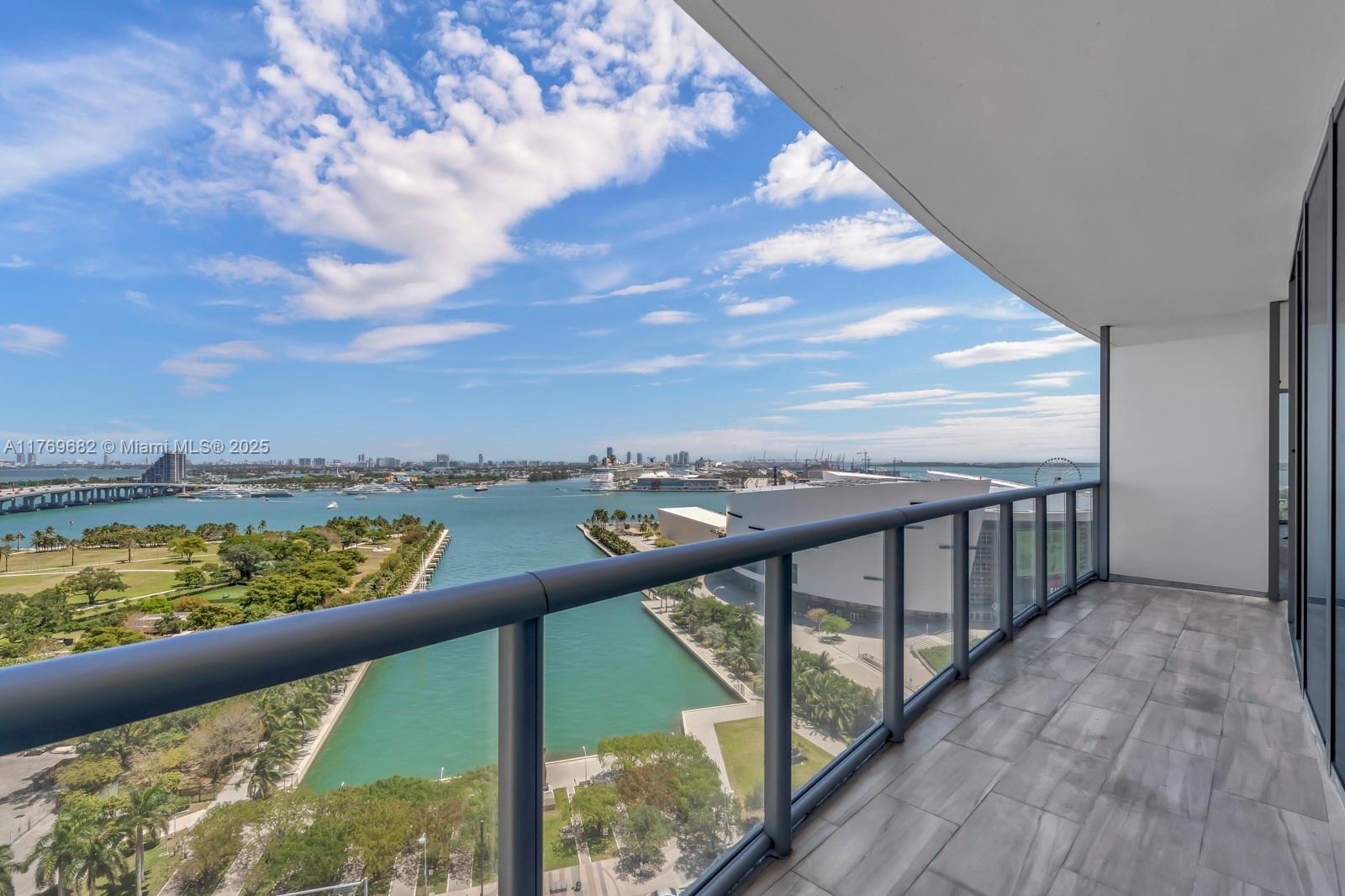 Building Photo - 888 Biscayne Blvd