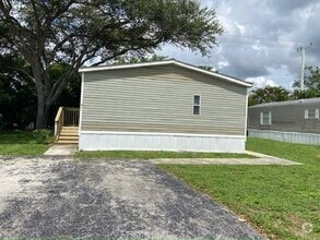 Building Photo - 611 SW 135th Terrace