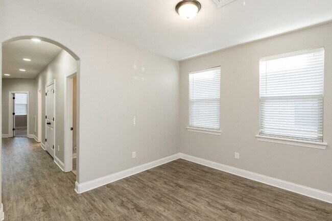 Building Photo - 318 Cornelius Wy