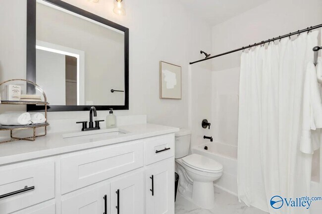 Building Photo - 64 Mountain Vis Cir