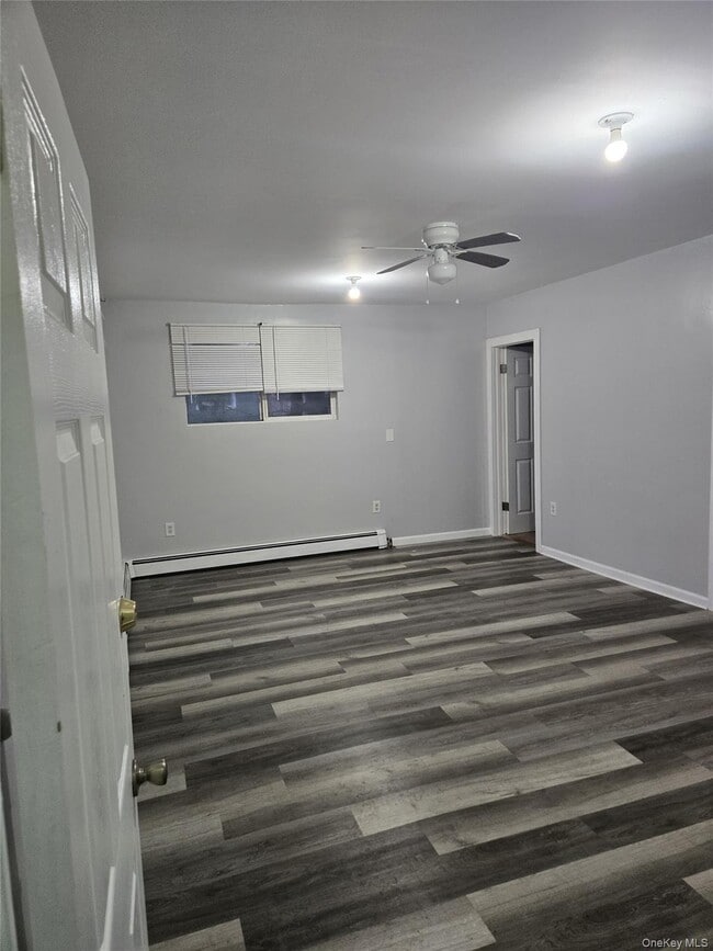 Building Photo - 14 Warren St