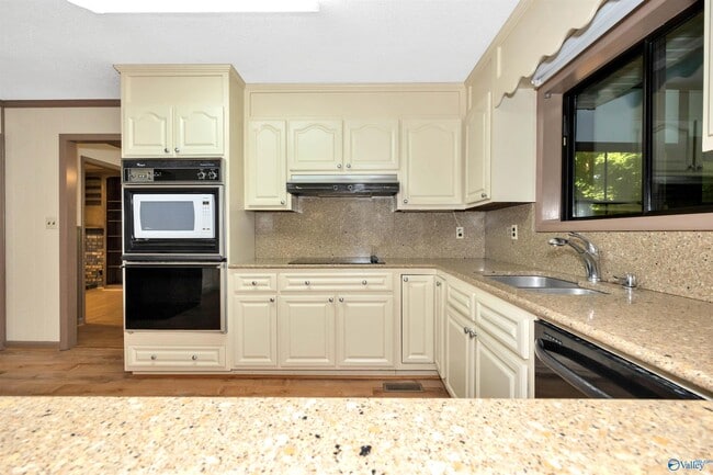 Building Photo - 286 Springhill Rd NW