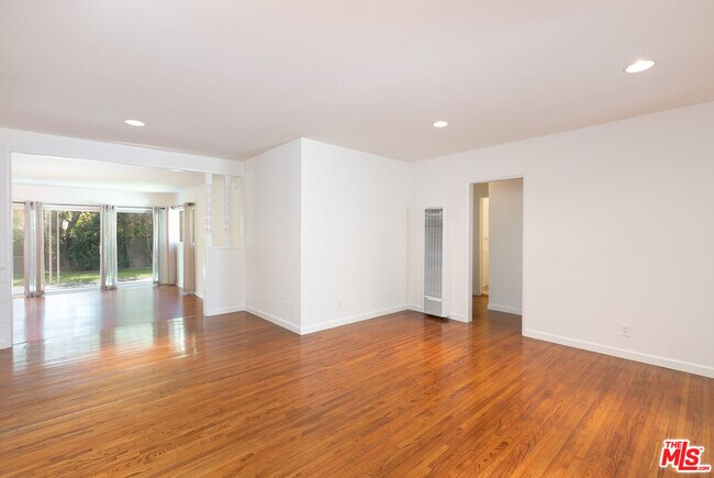Building Photo - 12800 Stanwood Dr