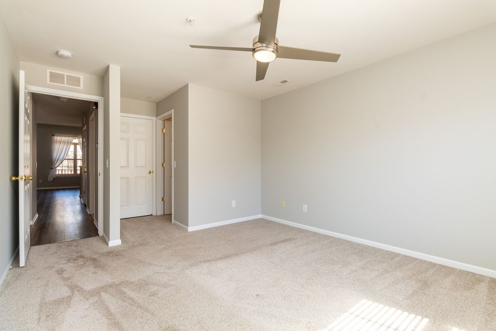 Building Photo - 422 Old Pine Way