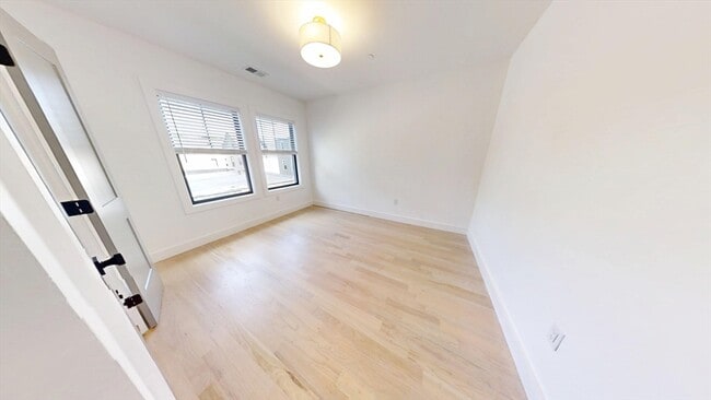 Building Photo - 52 Withington St