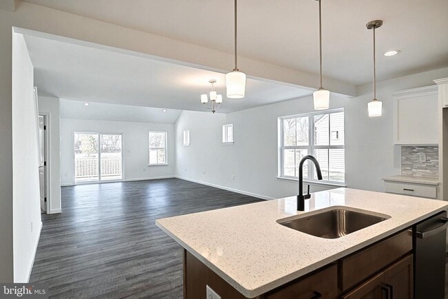 Building Photo - 41 Long Bnd Dr
