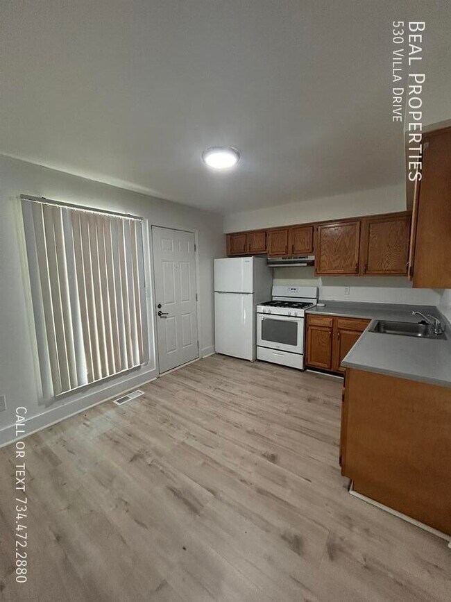 Building Photo - 530 Villa Dr