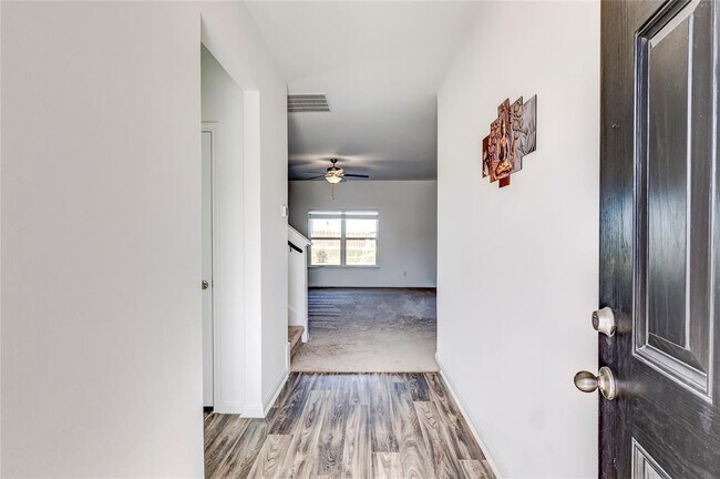 Building Photo - 109 Riverdale Dr