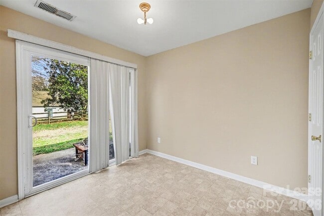 Building Photo - 7523 Double Springs Ct