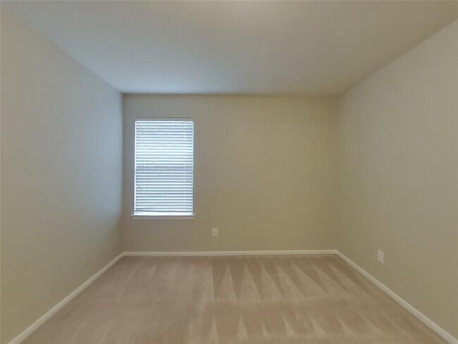 Building Photo - 13406 Holly Vista Dr