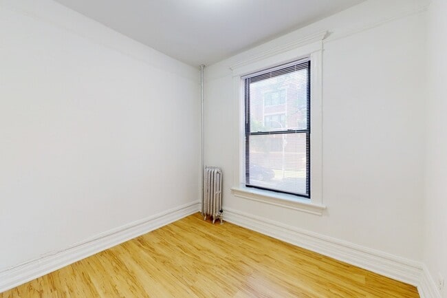 Floorplan - 5401-5403 S. Woodlawn Avenue