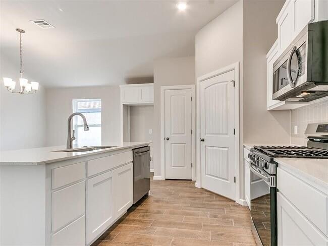 Building Photo - 9207 SW 47th St