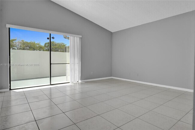 Building Photo - 11054 SW 136th Ct