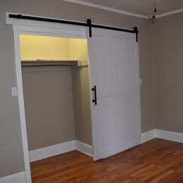 Building Photo - 318 S Main St