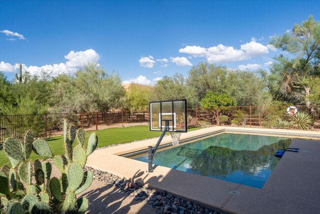 Building Photo - 6708 E Calle de Las Estrellas Rd