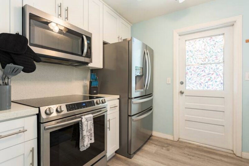 Building Photo - 506 Bon Aire Ave