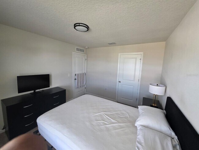 Building Photo - 1128 Eagle Claw Ln