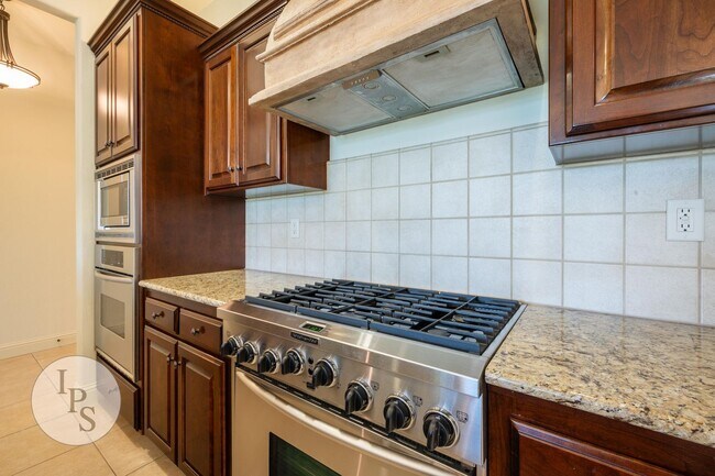 Building Photo - Tuscan Bluffs at Copper River - Granville Home, 4BR/3BA, On Golf Course - Lots of Amenities