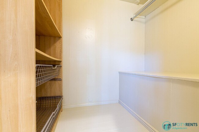 Building Photo - 152 Lone Mountain Terrace