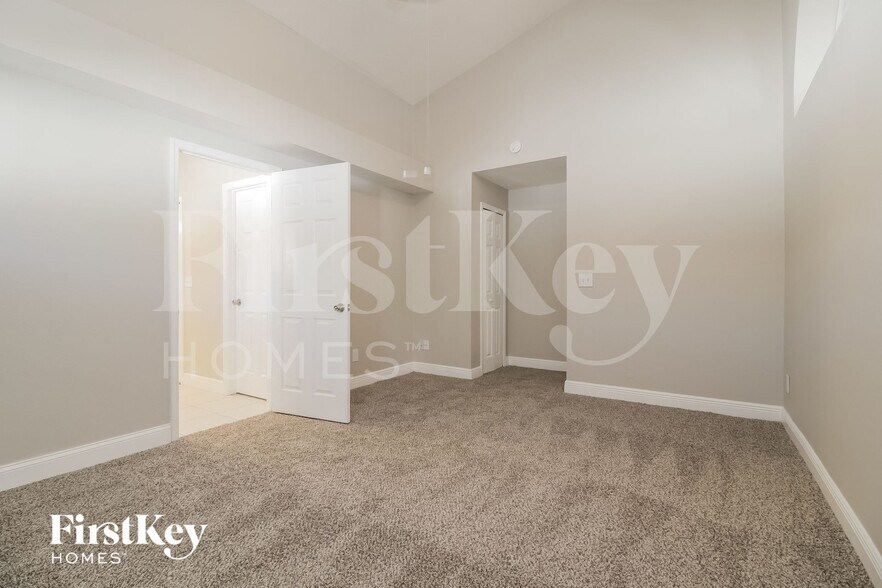 Building Photo - 522 Whittingham Pl