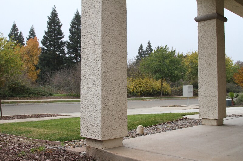 Building Photo - 2375 Creekview Dr