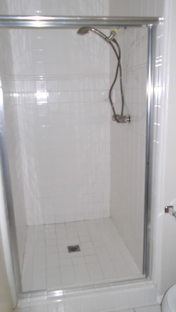 Building Photo - Stunning Updated & Spacious 3-Level Townho...