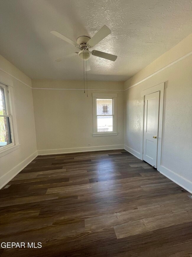Building Photo - 1518 Lawton Dr