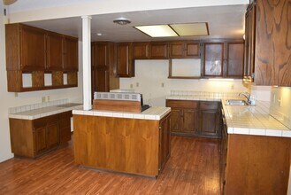 Building Photo - Single Story 3 Bed 2 Bath Home in Poway- S...
