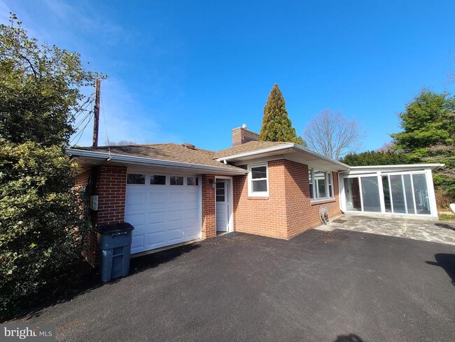 Building Photo - 6 Council Trail