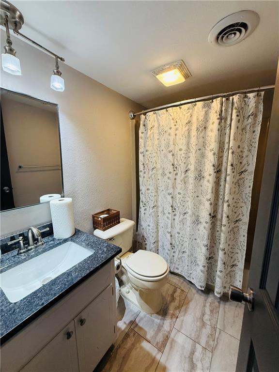 Building Photo - 2714 W Fir St