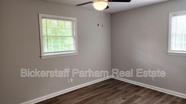 Building Photo - 3814 Meadowcliff Dr