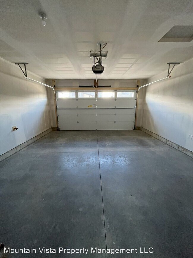 Building Photo - 3 br, 2.5 bath House - 20 Jockey Ct