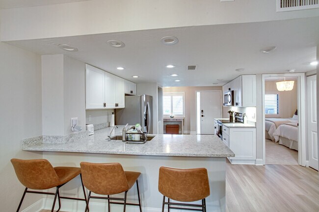 Building Photo - 4263 Bay Beach Ln