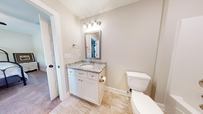 Building Photo - Like New Colonial Style Townhome close to Downtown Opelika