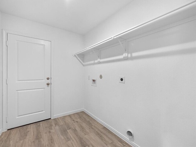 Building Photo - 46 Fairway Dr