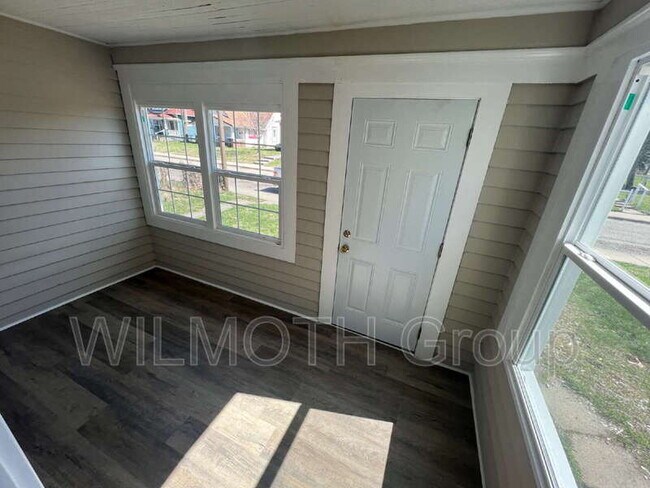 Building Photo - 3236 Graceland Ave