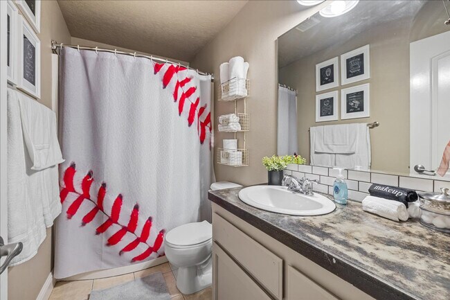 Building Photo - 2279 S Bear Claw Way