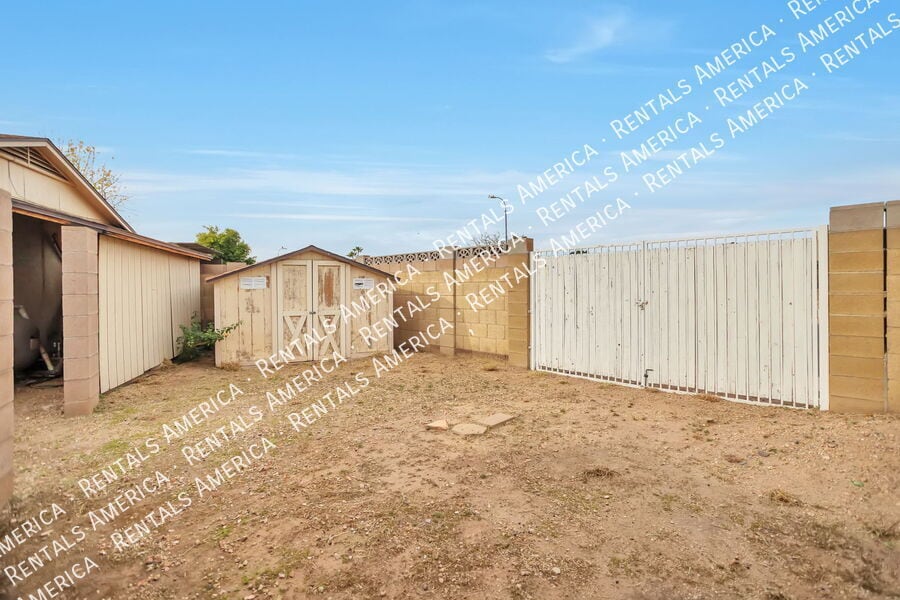 Building Photo - 4527 W Ruth Ave