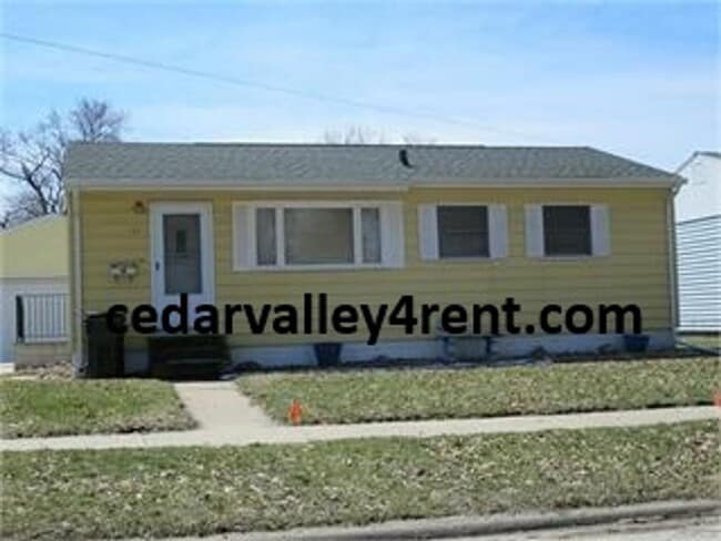 Primary Photo - 717 Bismark Ave