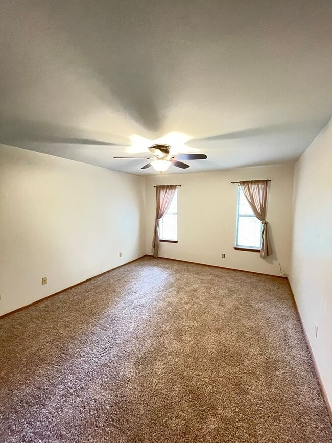 Building Photo - 512 N 37th St