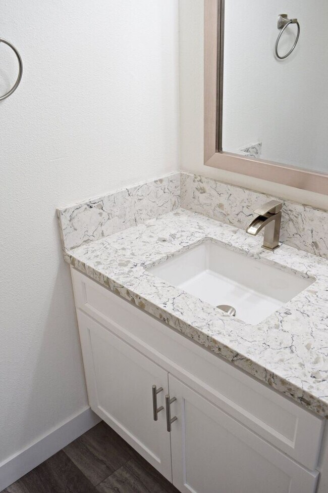 Building Photo - Flexible Lease Terms! Stunning 4BR/2.5BA Two-Story Renovated Townhome in UTC!