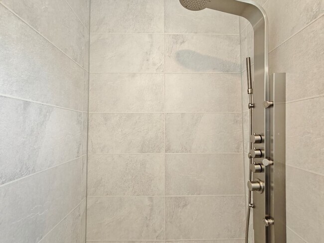 Building Photo - 1404 N 21st St