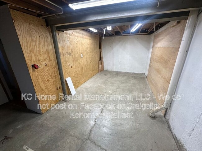 Building Photo - 5216 NE 44th St