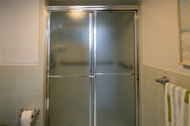 Building Photo - 2200 S Ocean Ln