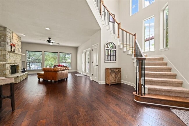 Building Photo - 110 Oak Glen Cove
